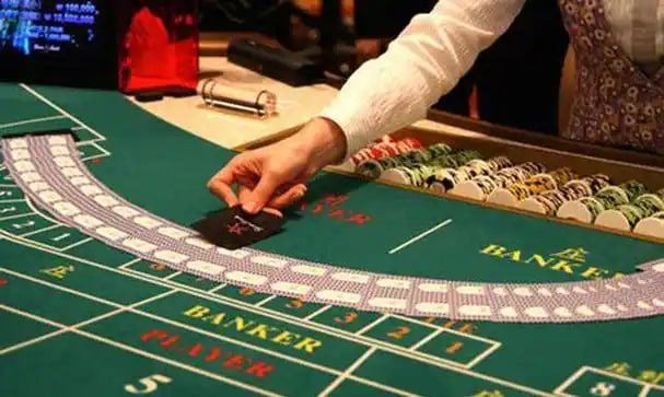 huntertoto link live casino table with professional dealers